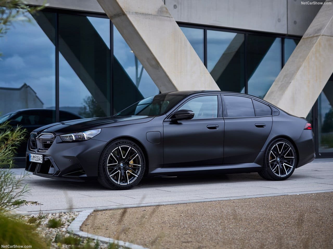 2025 - BMW M5 SEDAN FROZEN BLACK, foto 11