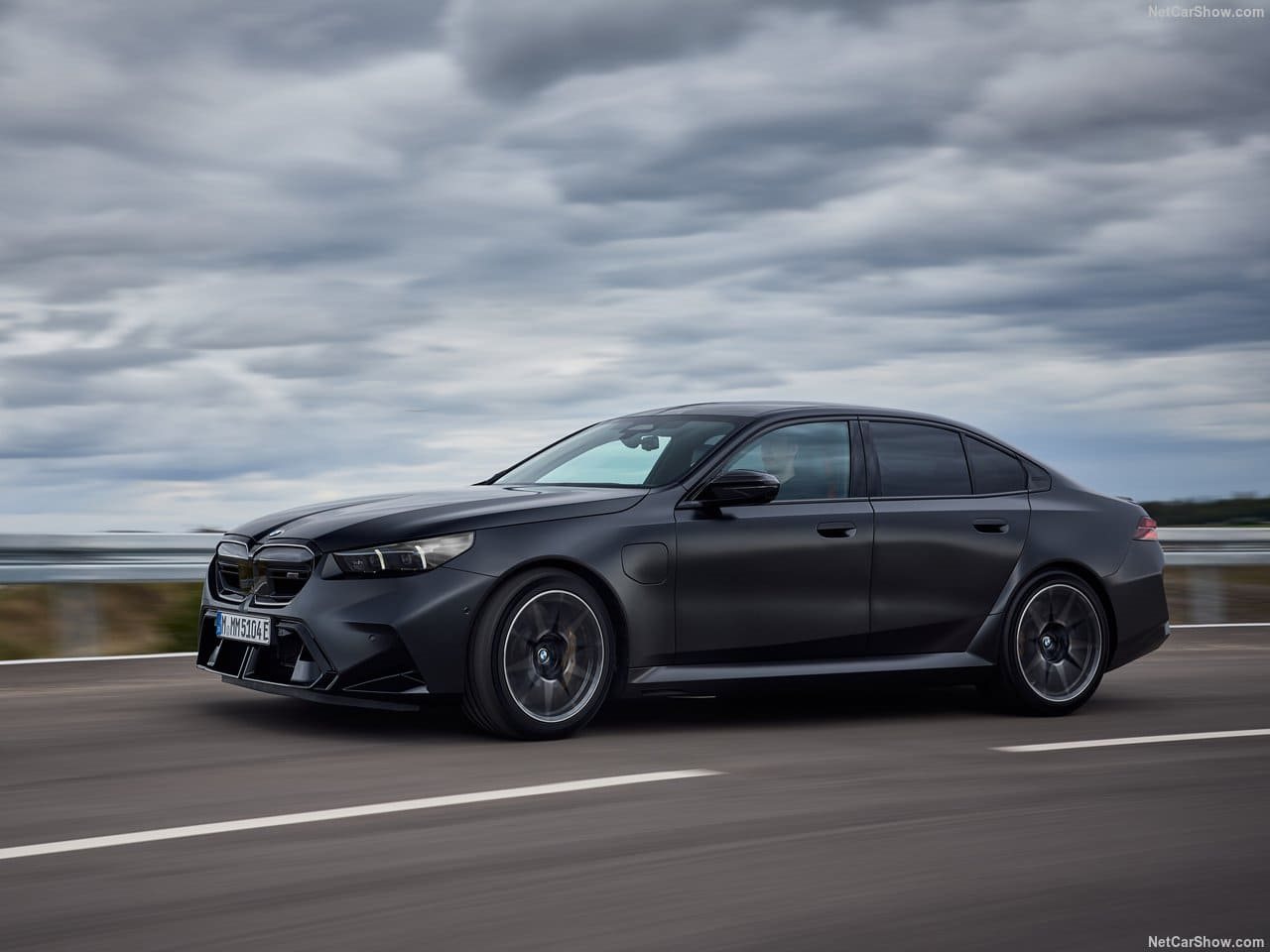 2025 - BMW M5 SEDAN FROZEN BLACK, foto 13