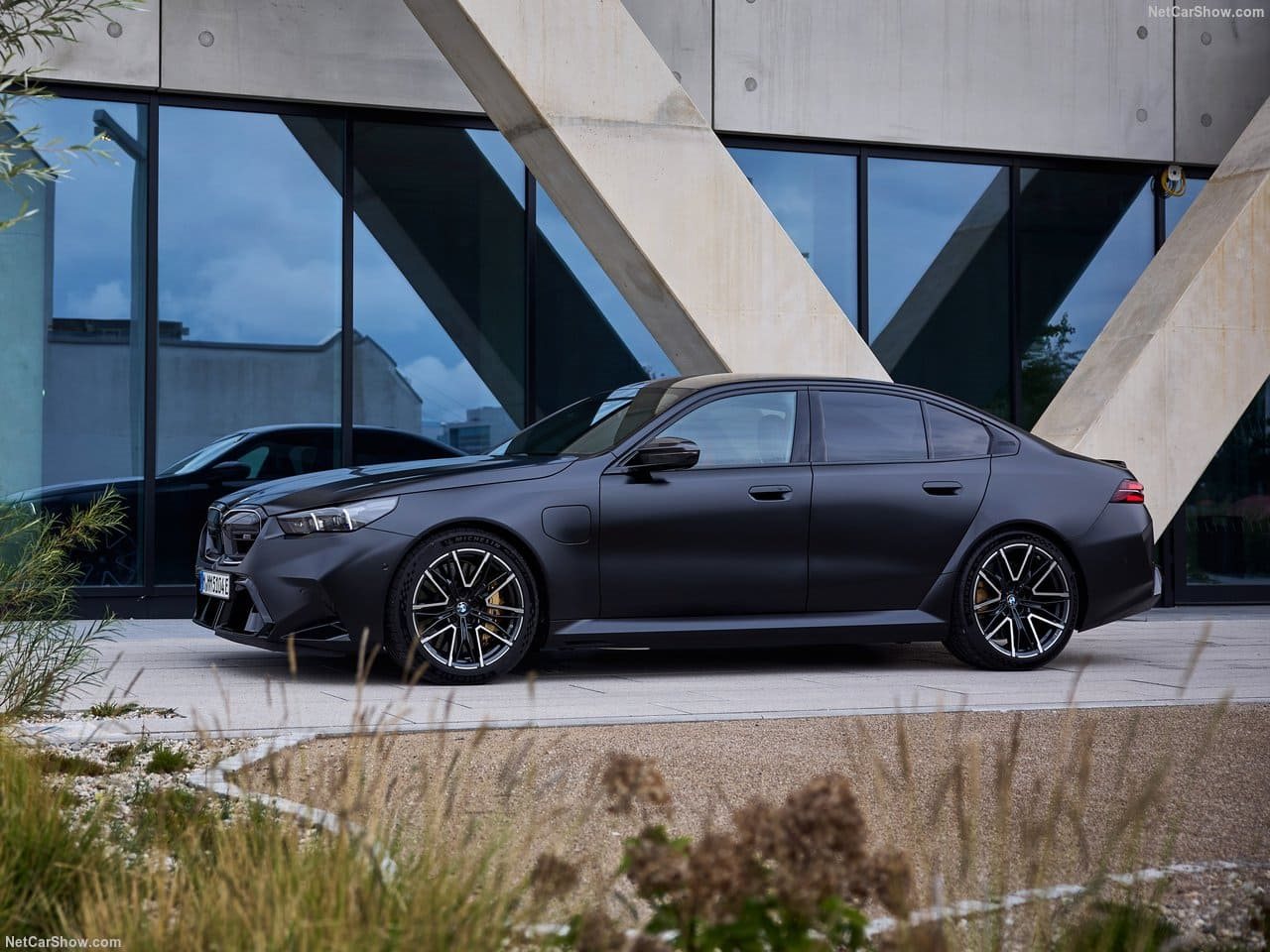 2025 - BMW M5 SEDAN FROZEN BLACK, foto 25