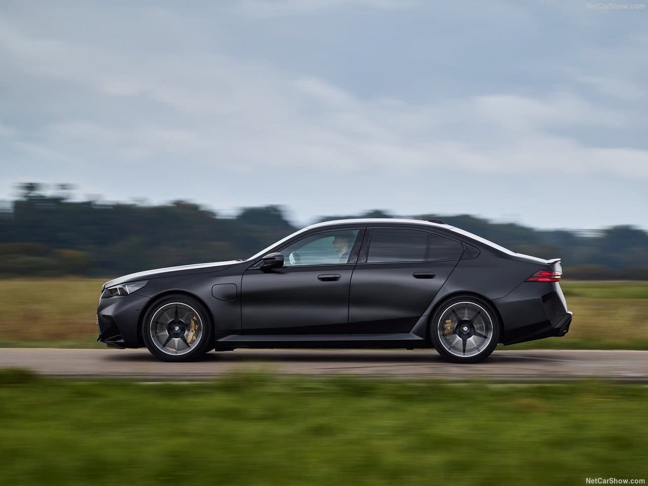 2025 - BMW M5 SEDAN FROZEN BLACK, foto 26