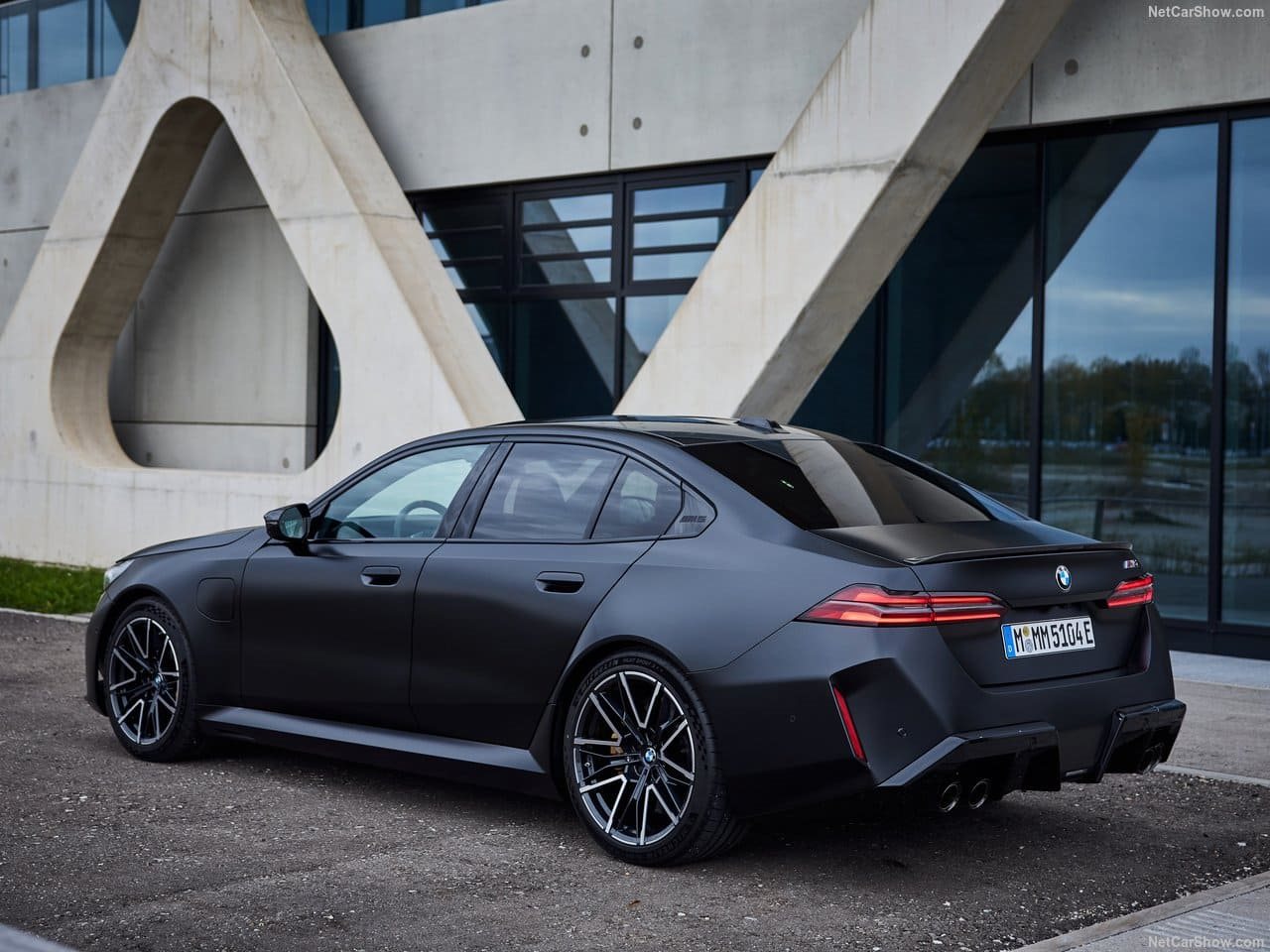2025 - BMW M5 SEDAN FROZEN BLACK, foto 29
