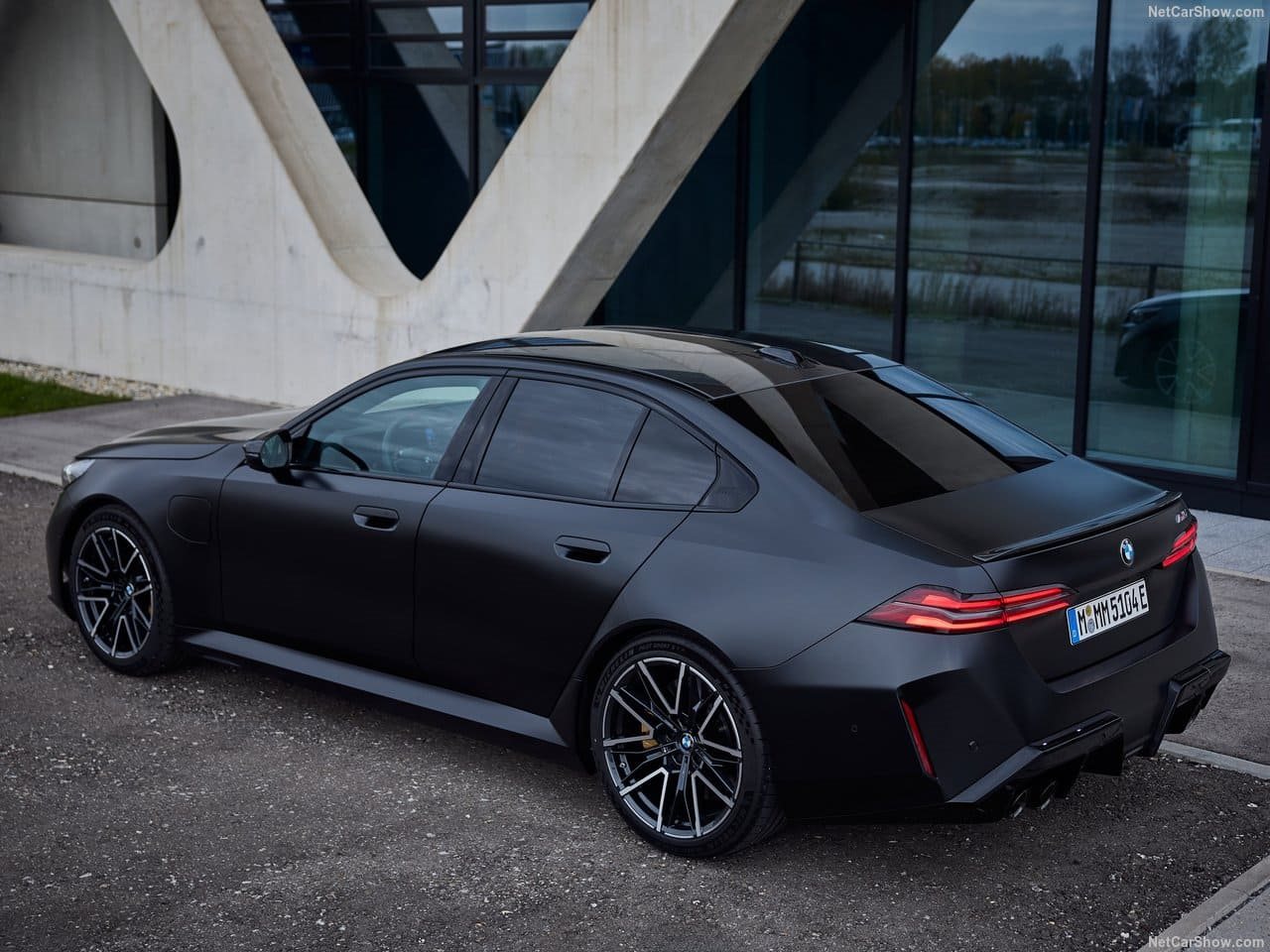 2025 - BMW M5 SEDAN FROZEN BLACK, foto 30