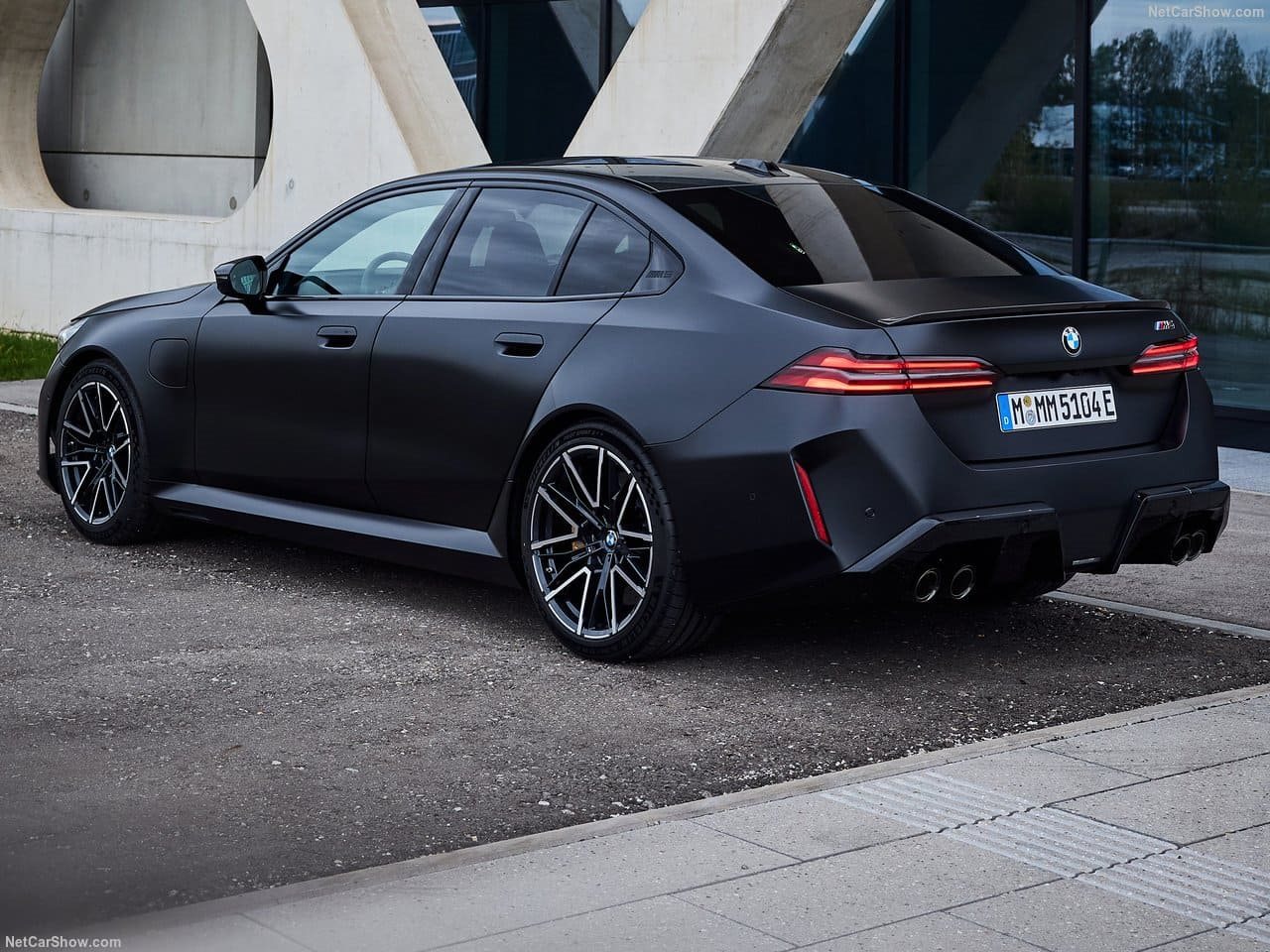 2025 - BMW M5 SEDAN FROZEN BLACK, foto 31