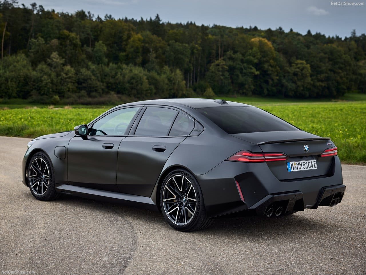 2025 - BMW M5 SEDAN FROZEN BLACK, foto 33