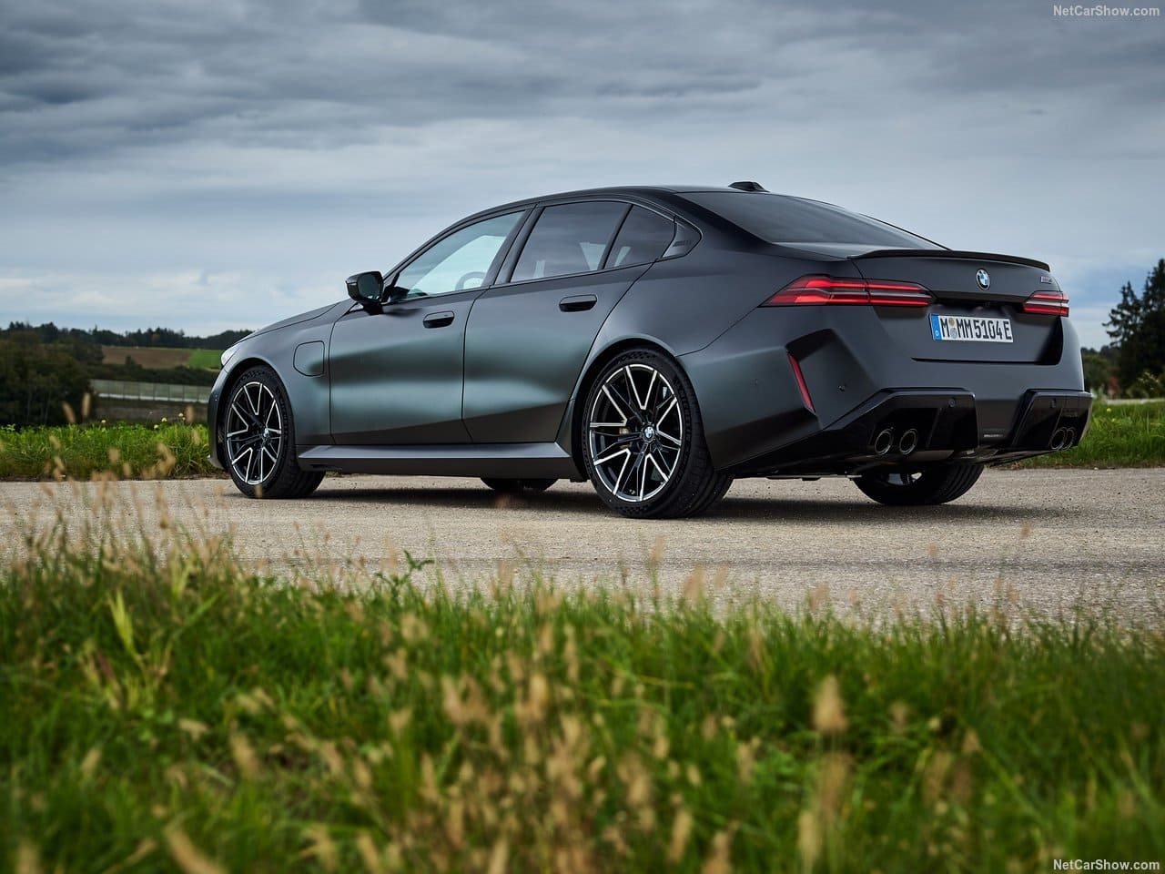 2025 - BMW M5 SEDAN FROZEN BLACK, foto 34