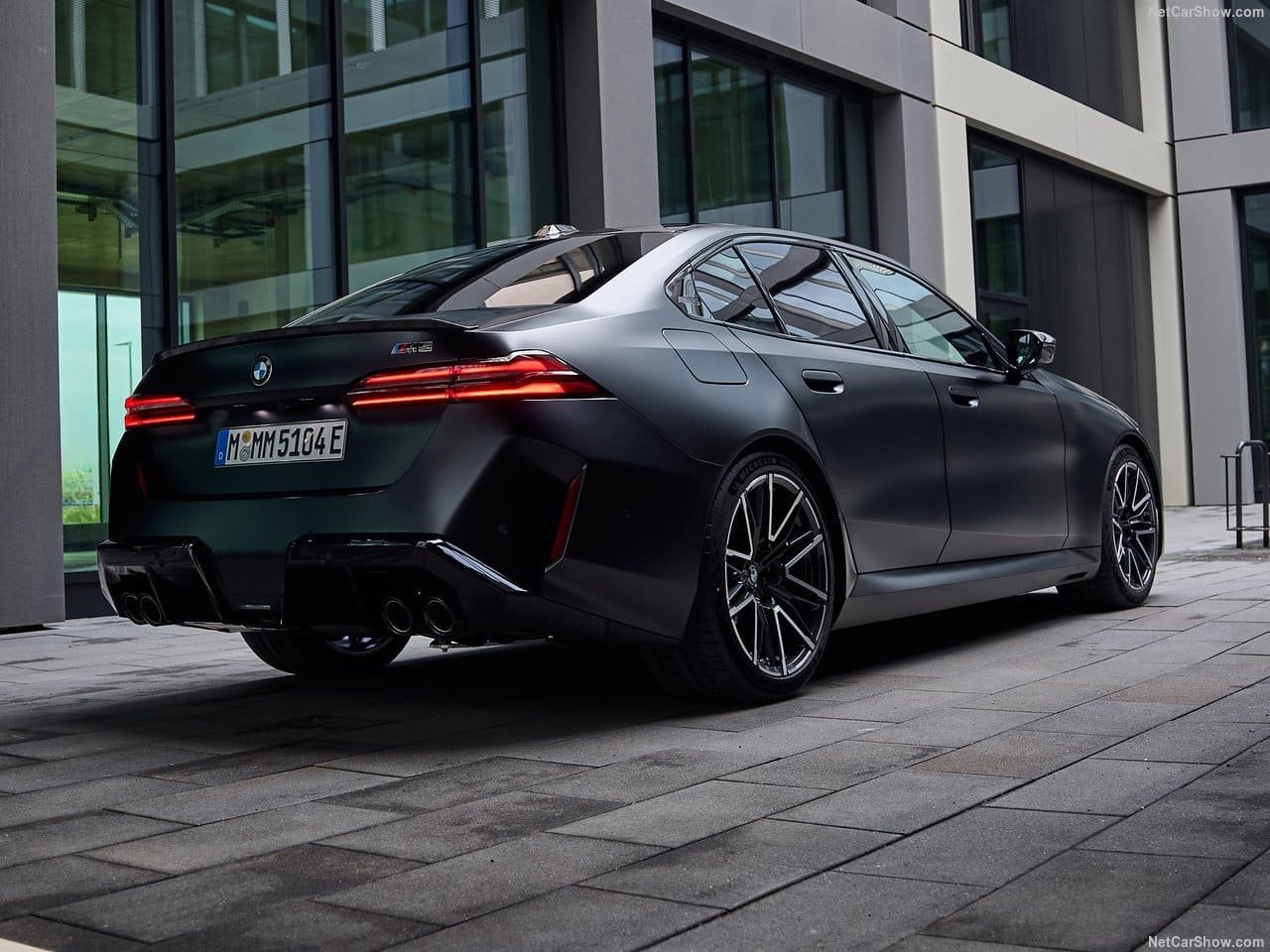 2025 - BMW M5 SEDAN FROZEN BLACK, foto 38