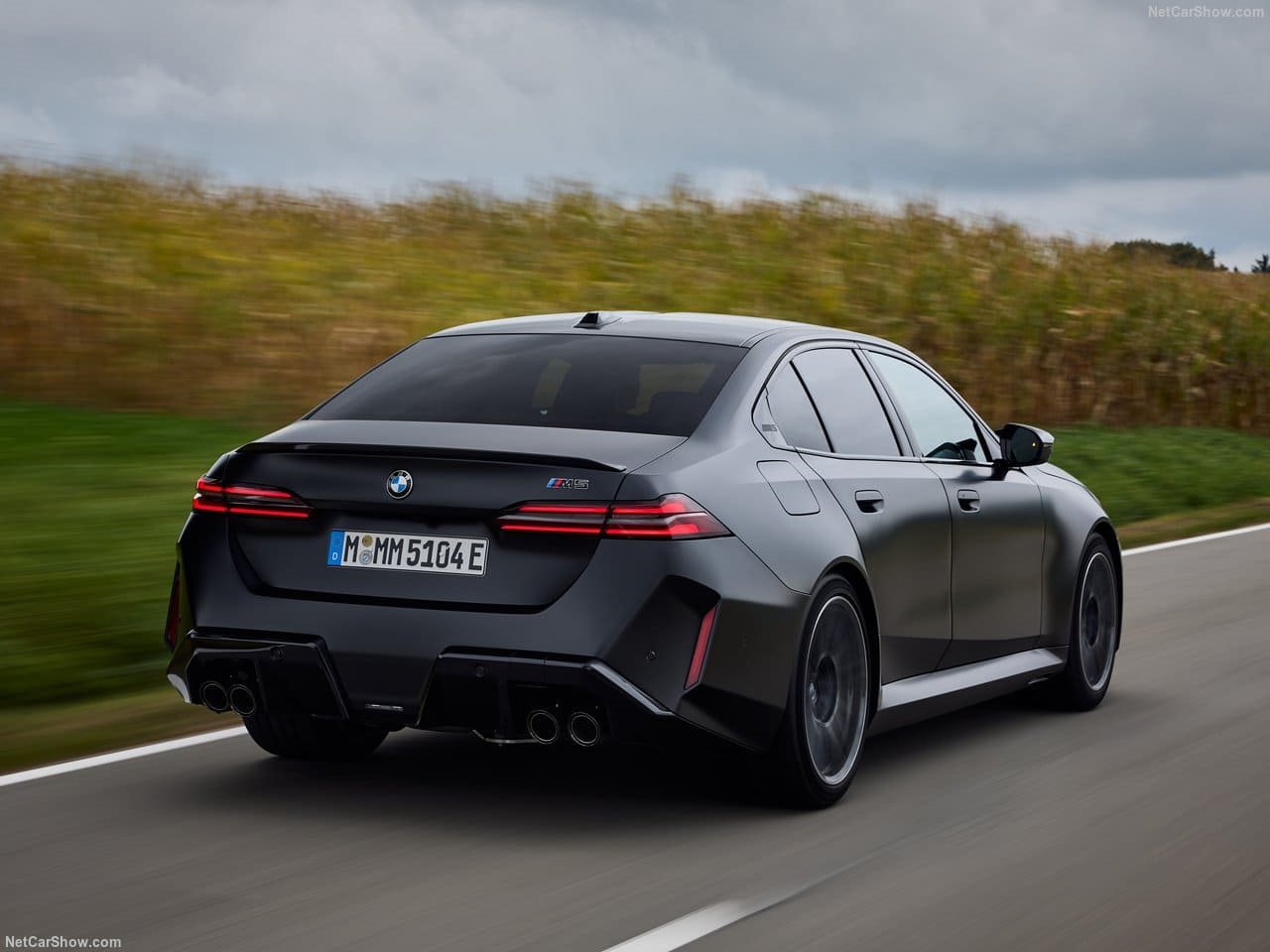 2025 - BMW M5 SEDAN FROZEN BLACK, foto 43