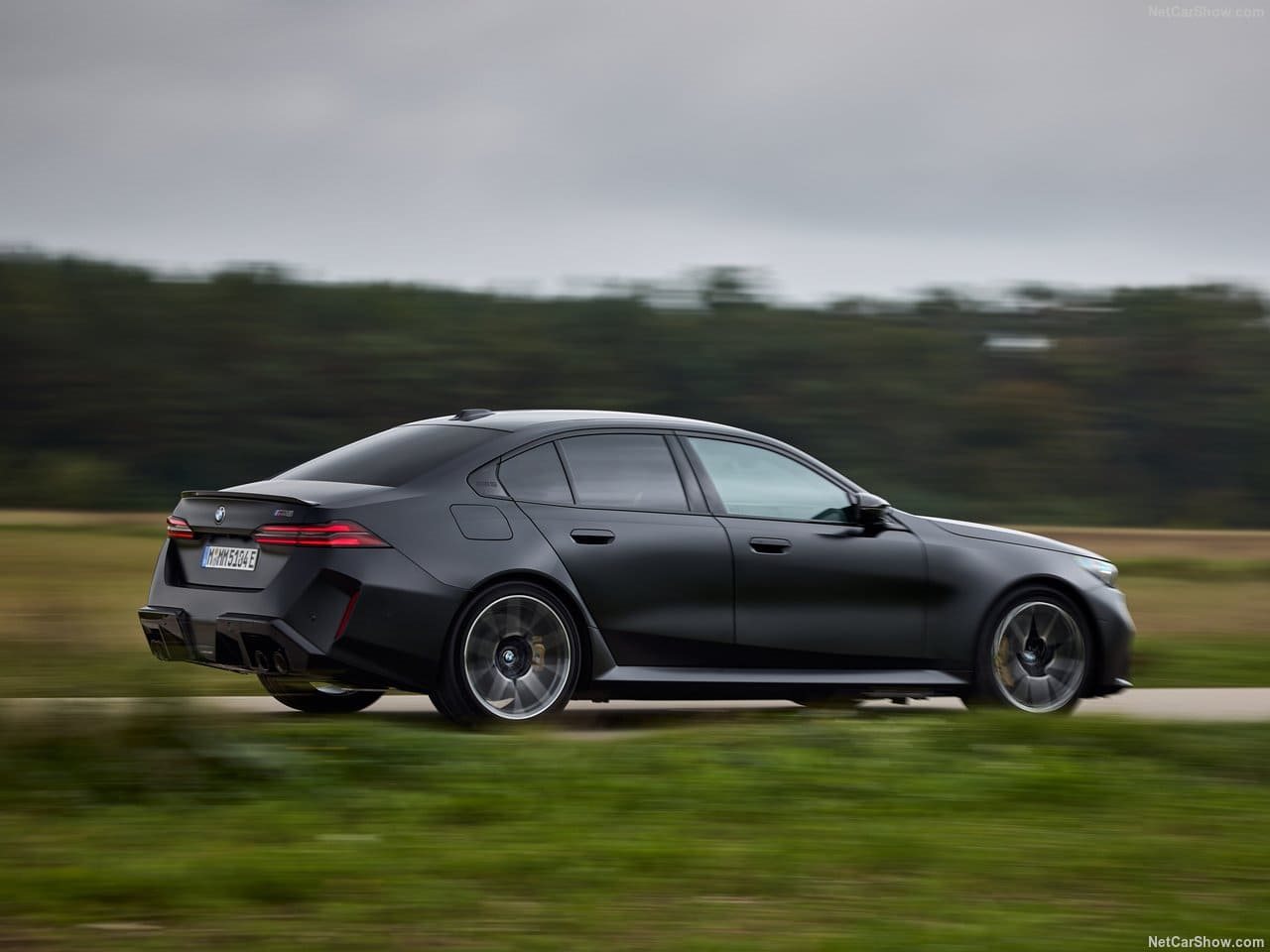 2025 - BMW M5 SEDAN FROZEN BLACK, foto 44