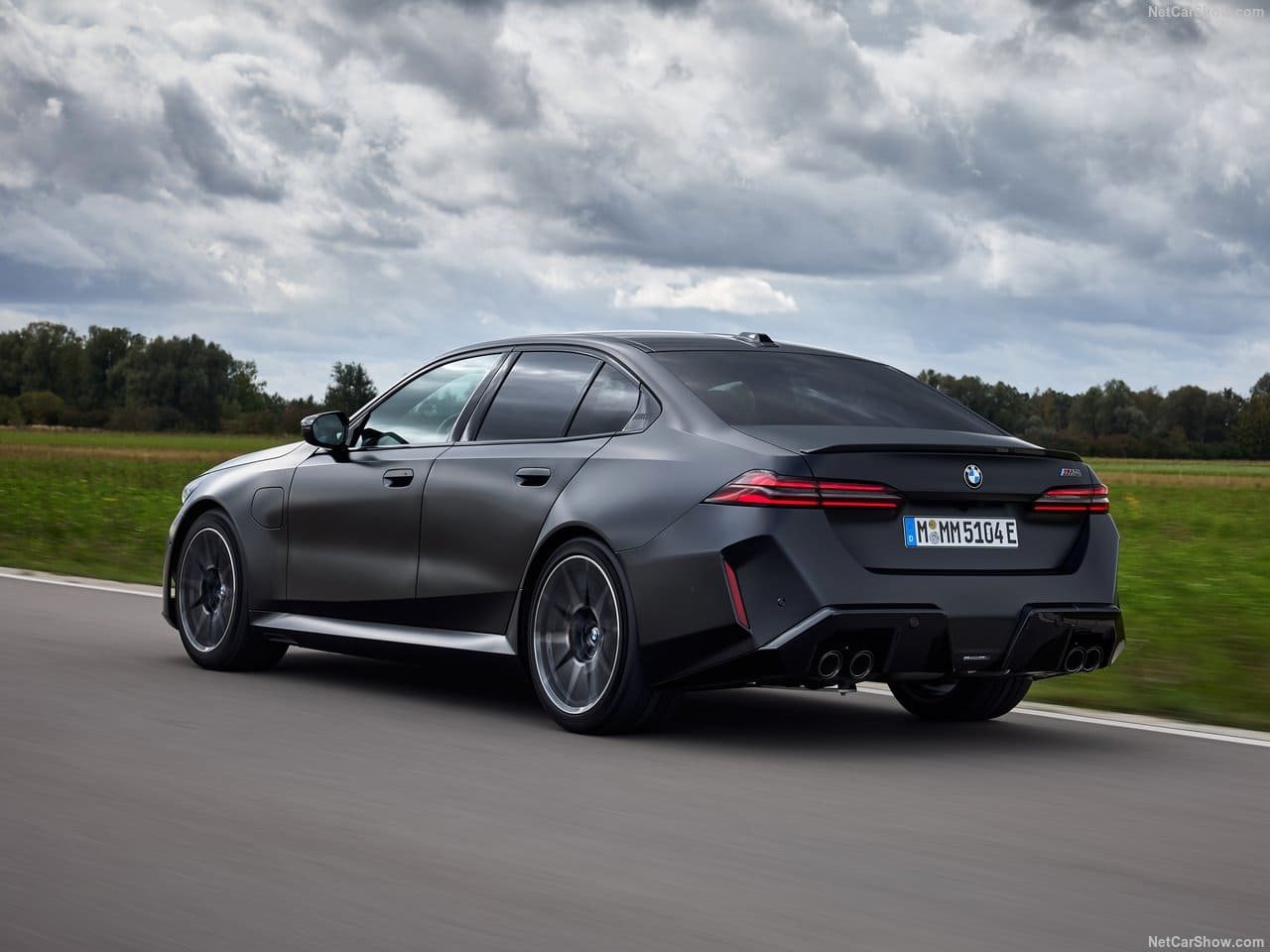 2025 - BMW M5 SEDAN FROZEN BLACK, foto 46