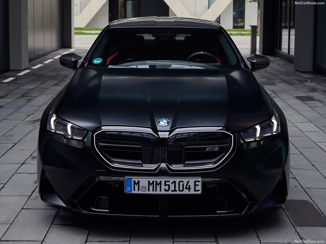 2025 - BMW M5 SEDAN FROZEN BLACK, foto 48