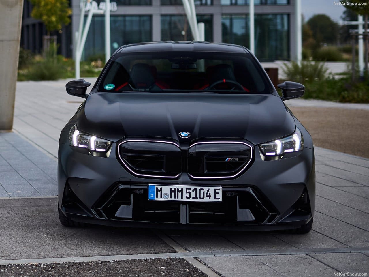 2025 - BMW M5 SEDAN FROZEN BLACK, foto 50