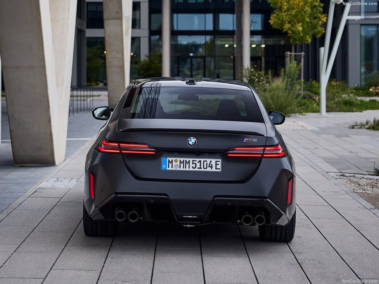 2025 - BMW M5 SEDAN FROZEN BLACK, foto 63
