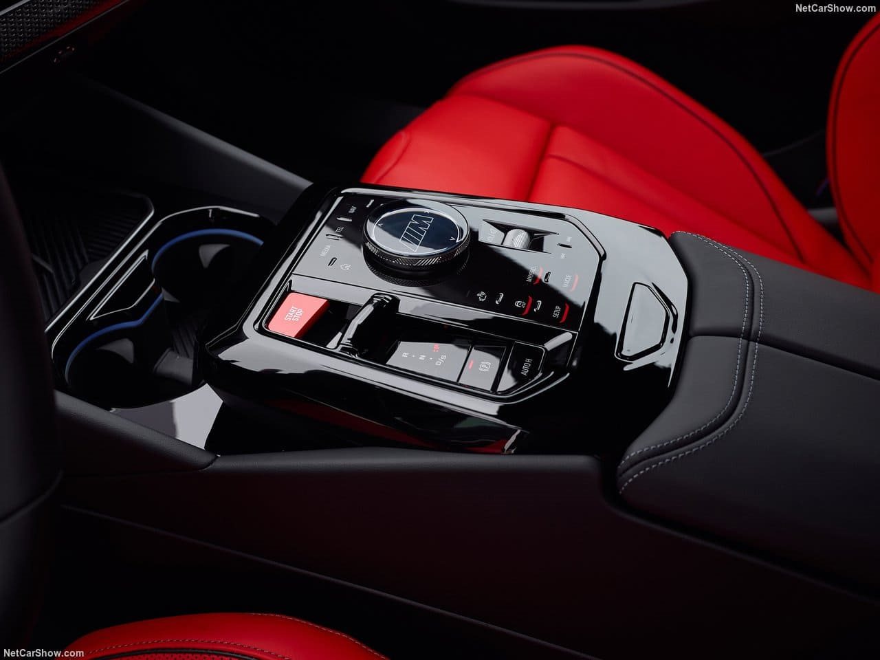 2025 - BMW M5 SEDAN FROZEN BLACK, foto 75