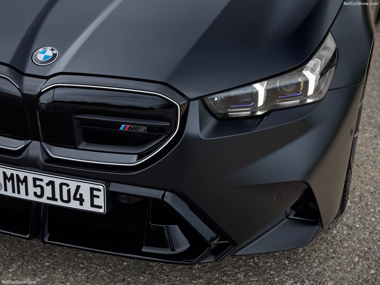 2025 - BMW M5 SEDAN FROZEN BLACK, foto 81