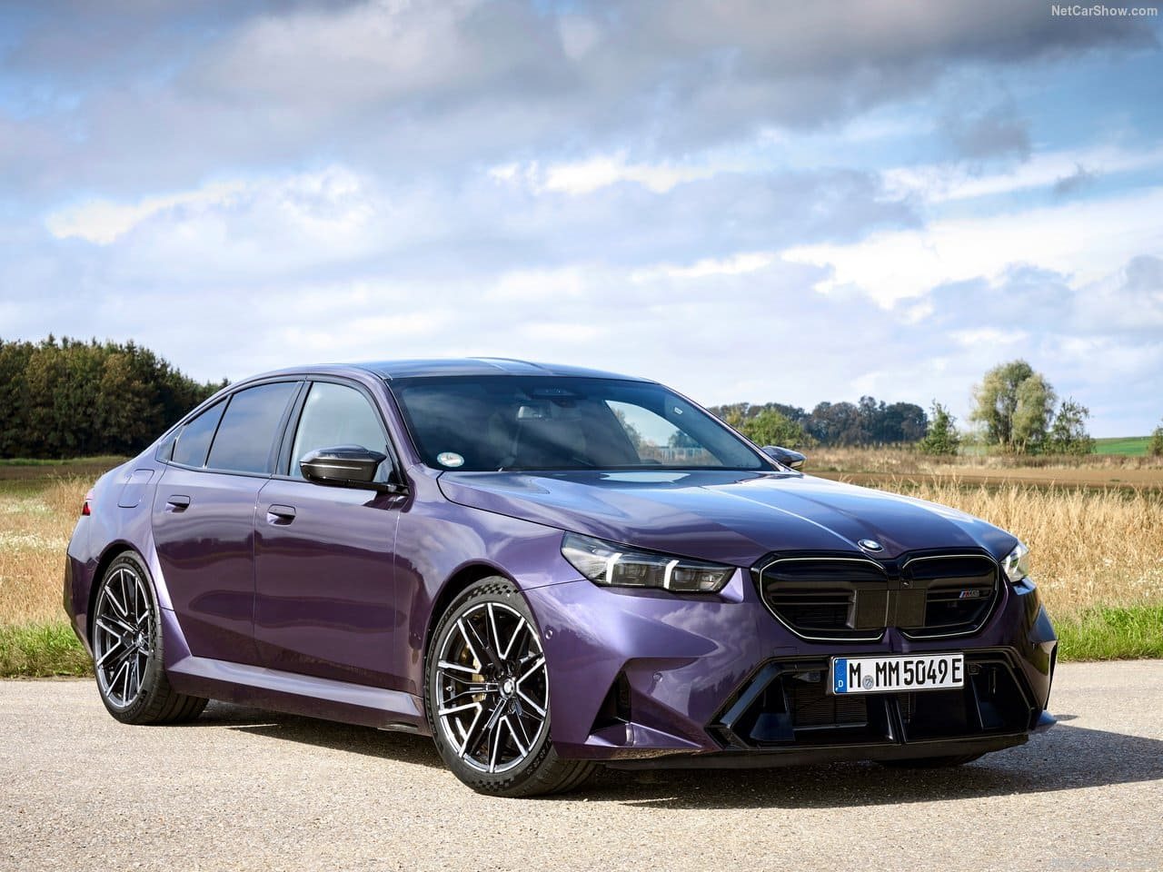 2025 - BMW M5 SEDAN DAYTONA VIOLETT, foto 5