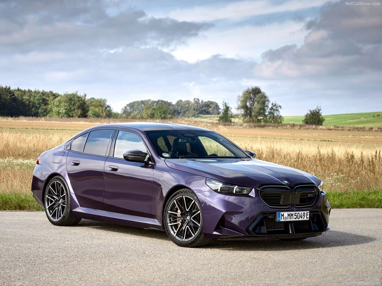 2025 - BMW M5 SEDAN DAYTONA VIOLETT, foto 6