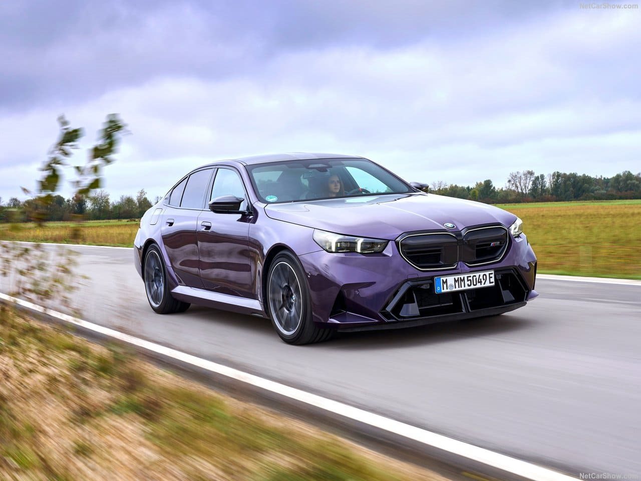 2025 - BMW M5 SEDAN DAYTONA VIOLETT, foto 8