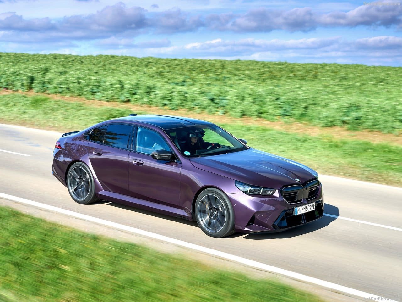 2025 - BMW M5 SEDAN DAYTONA VIOLETT, foto 10