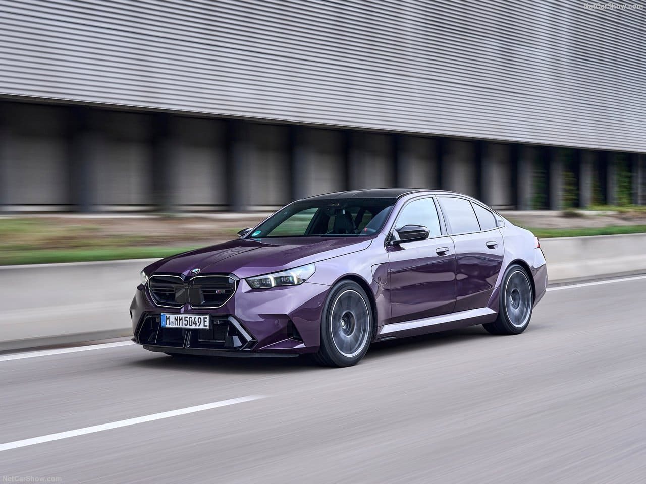 2025 - BMW M5 SEDAN DAYTONA VIOLETT, foto 17