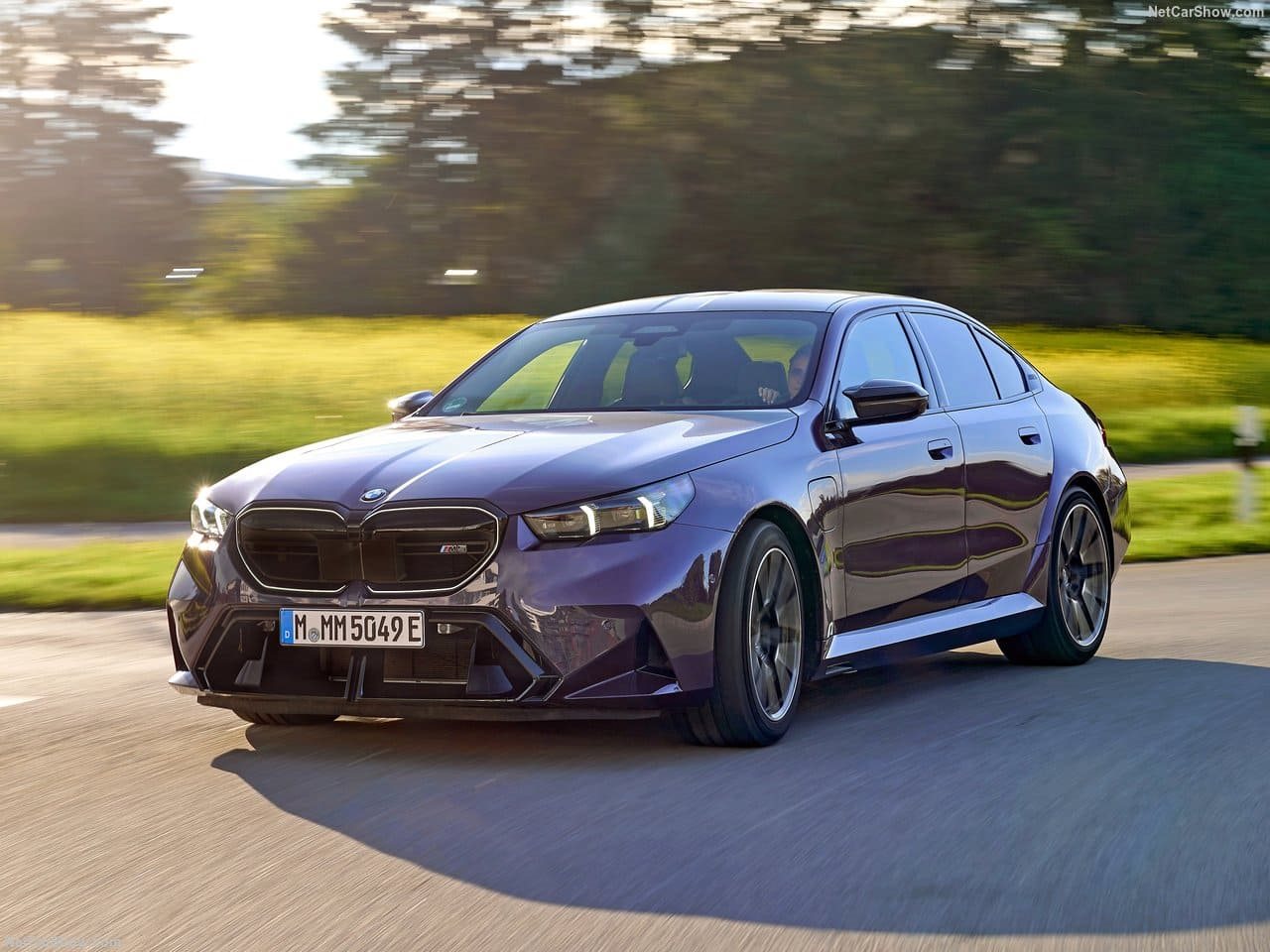 2025 - BMW M5 SEDAN DAYTONA VIOLETT, foto 19