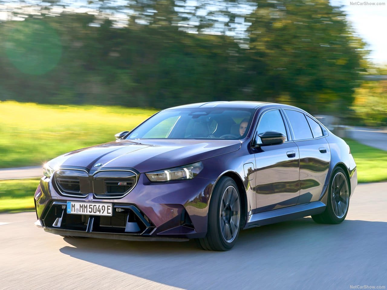 2025 - BMW M5 SEDAN DAYTONA VIOLETT, foto 20
