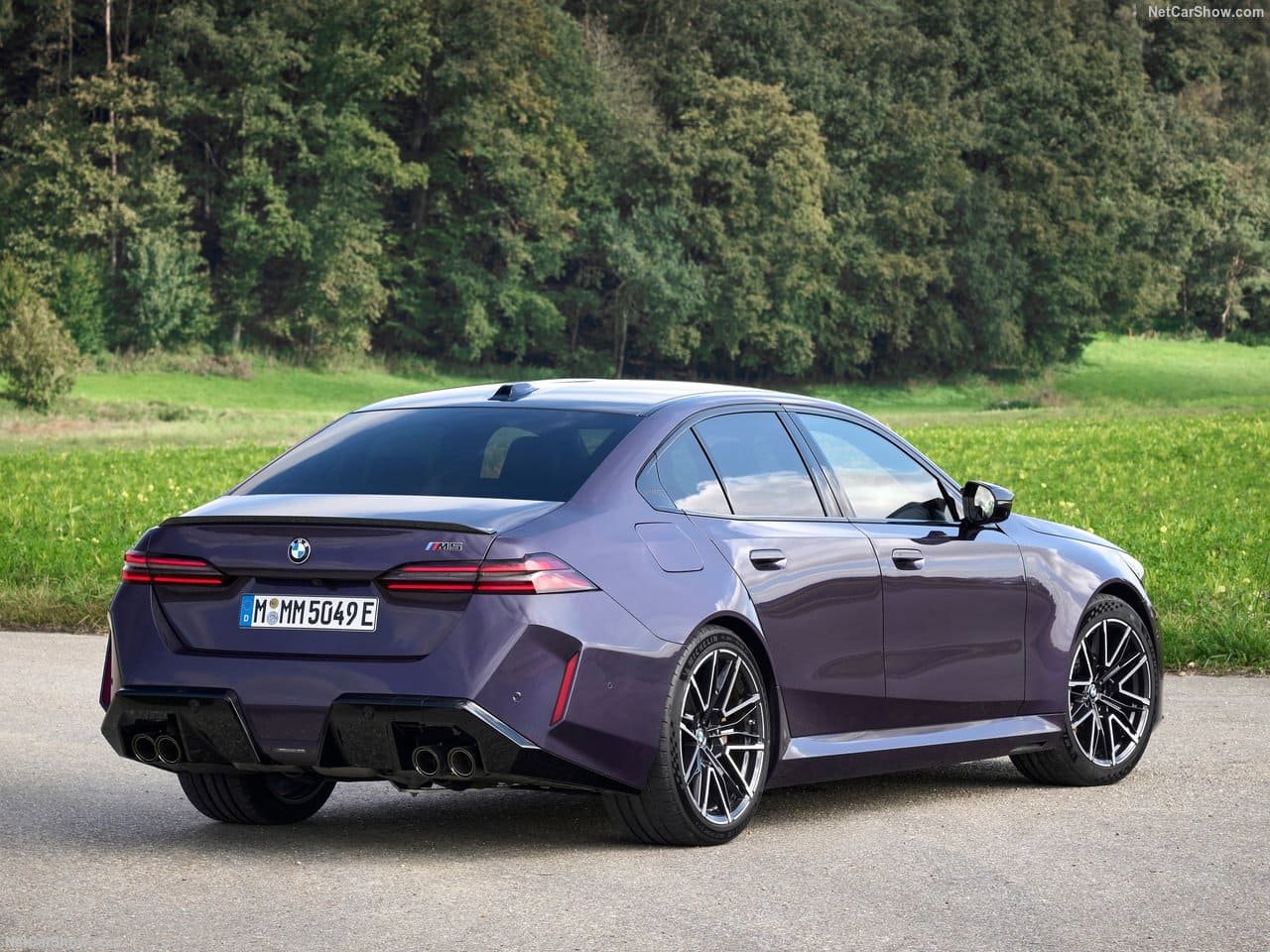 2025 - BMW M5 SEDAN DAYTONA VIOLETT, foto 24