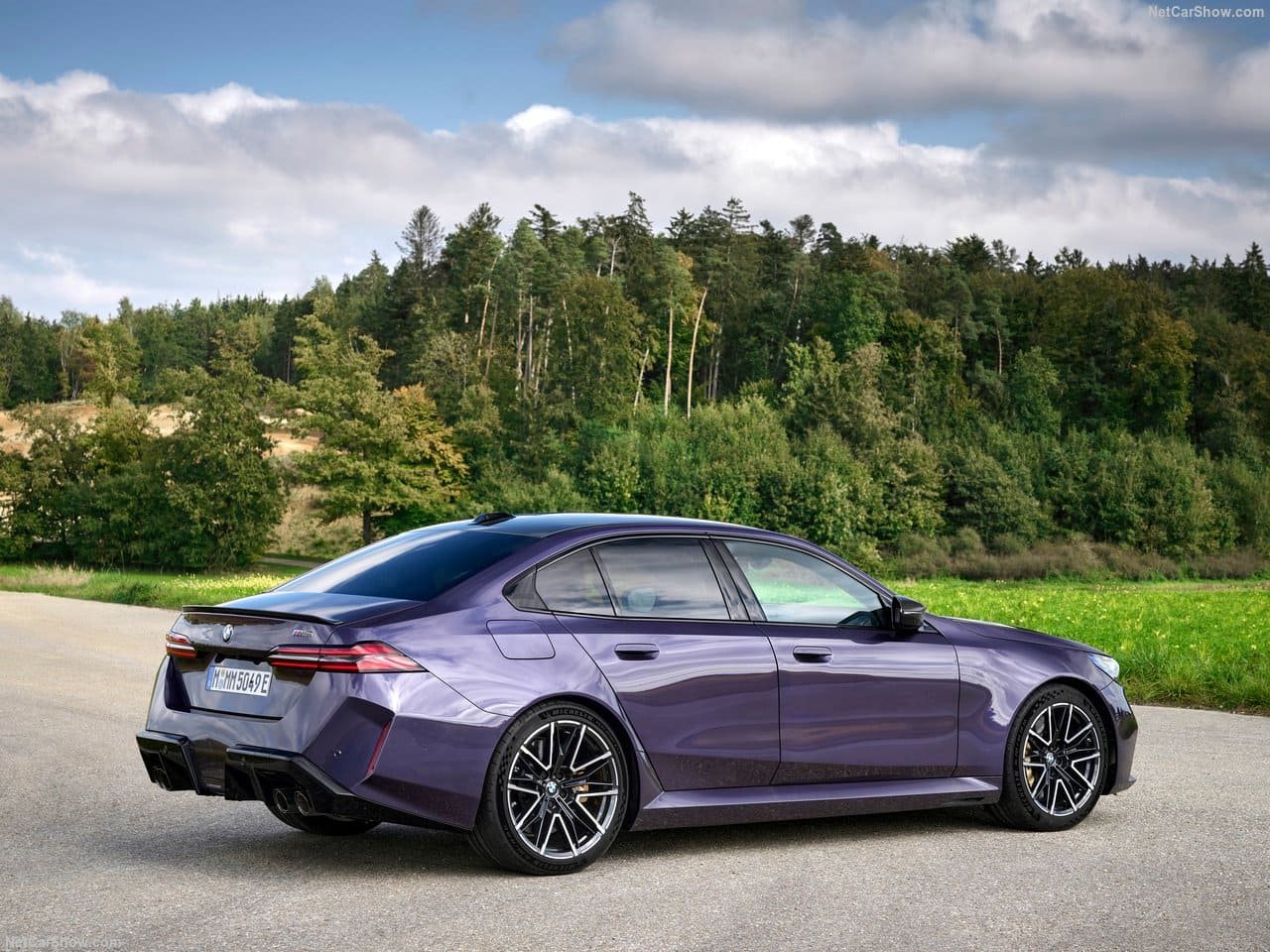 2025 - BMW M5 SEDAN DAYTONA VIOLETT, foto 26