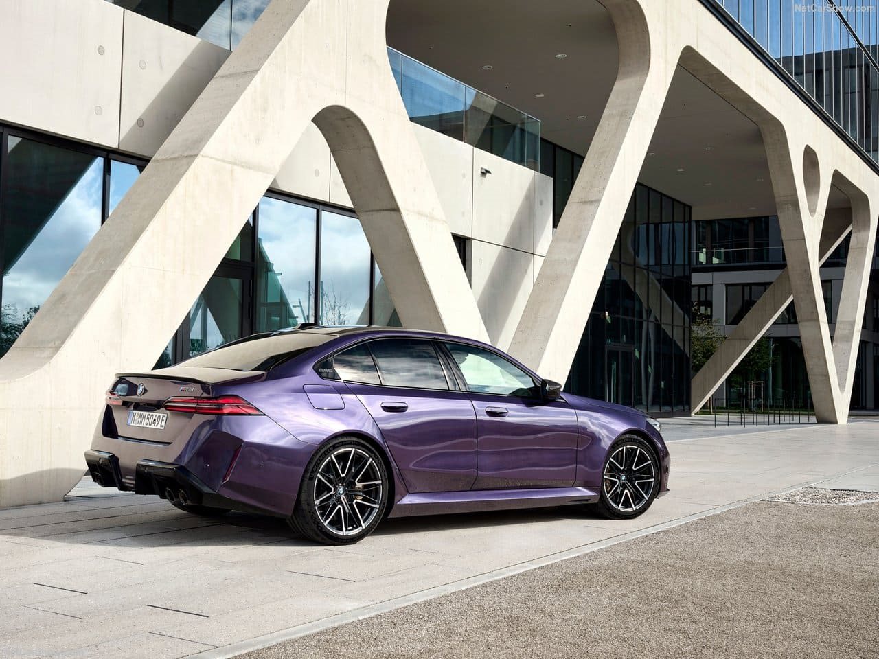 2025 - BMW M5 SEDAN DAYTONA VIOLETT, foto 27