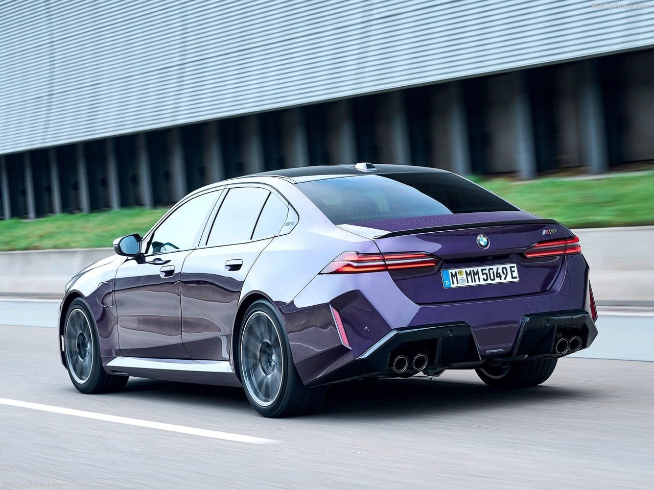 2025 - BMW M5 SEDAN DAYTONA VIOLETT, foto 33