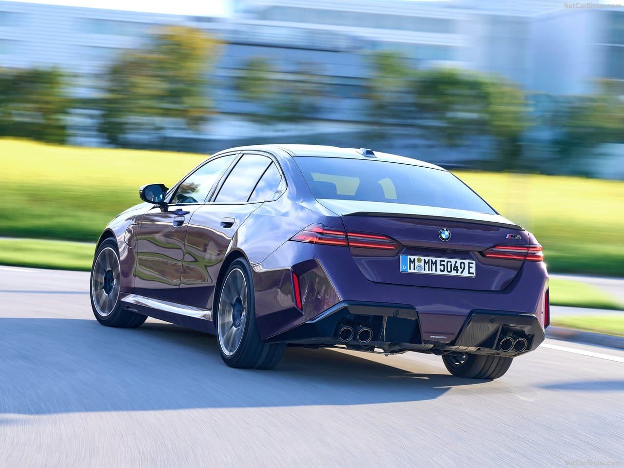 2025 - BMW M5 SEDAN DAYTONA VIOLETT, foto 35