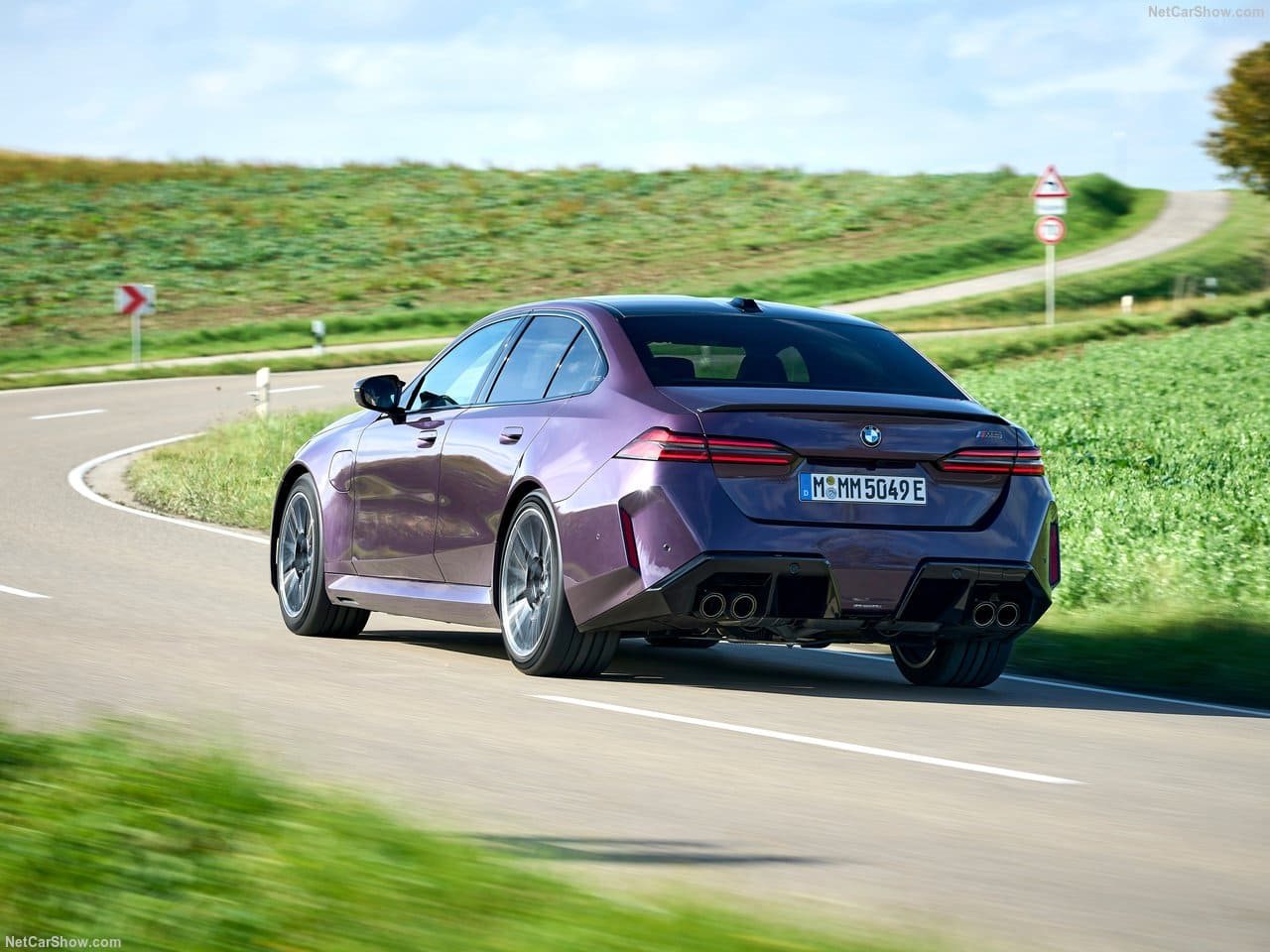 2025 - BMW M5 SEDAN DAYTONA VIOLETT, foto 36