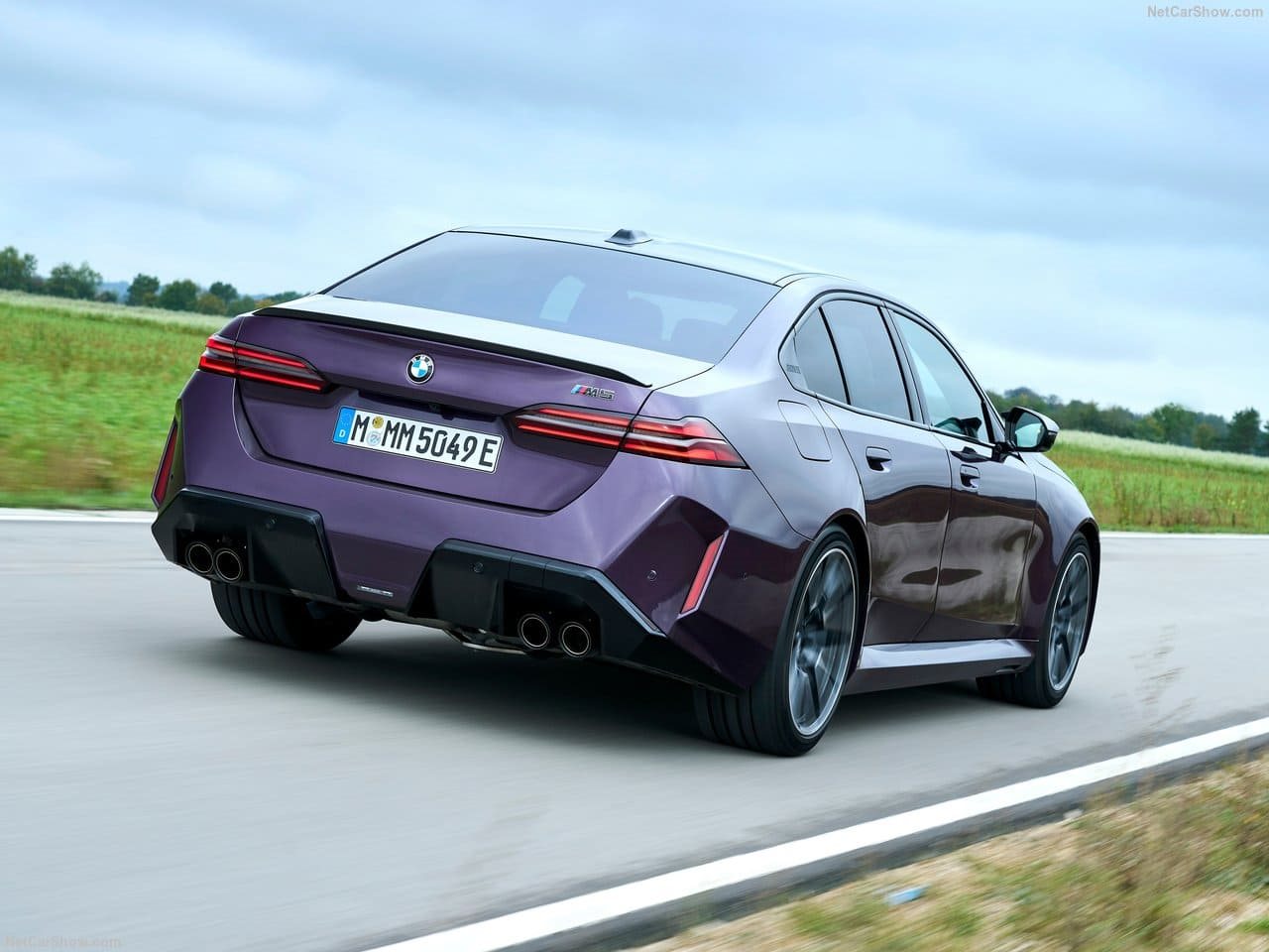 2025 - BMW M5 SEDAN DAYTONA VIOLETT, foto 38