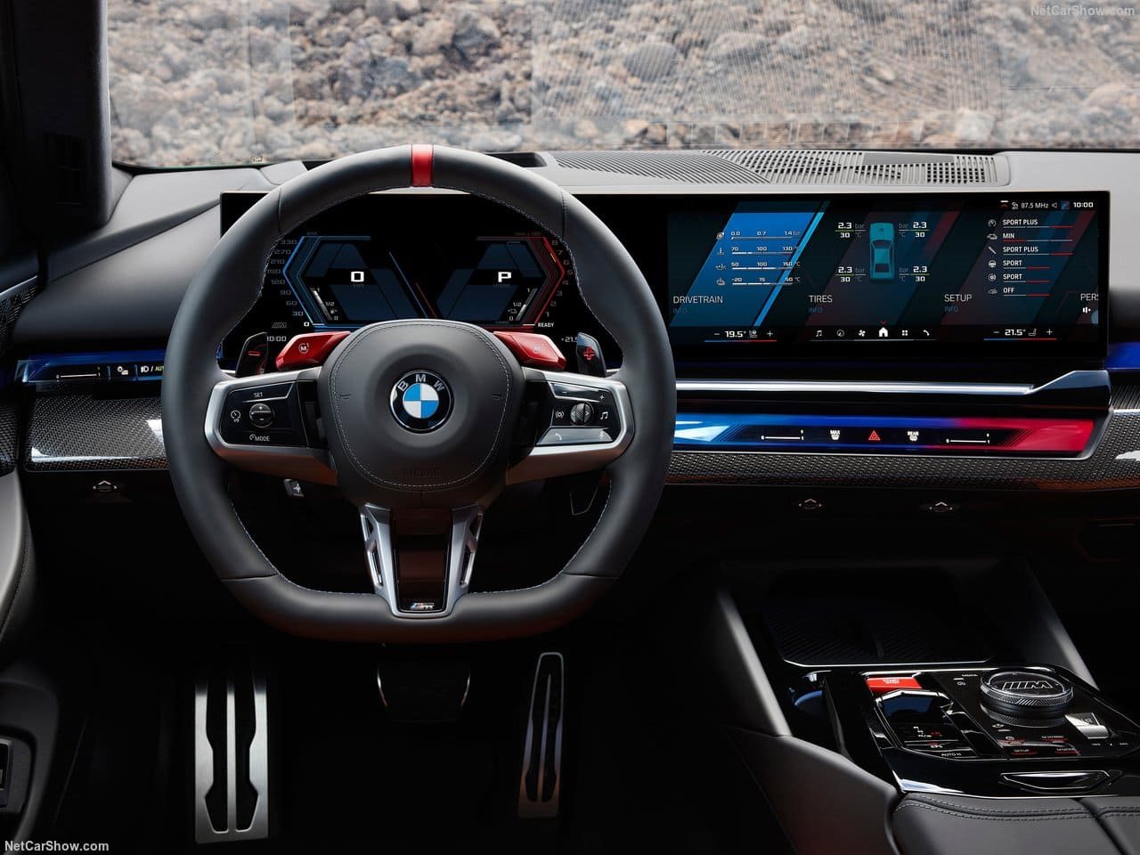 2025 - BMW M5 SEDAN DAYTONA VIOLETT, foto 46