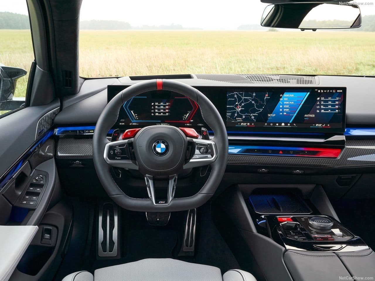 2025 - BMW M5 SEDAN DAYTONA VIOLETT, foto 47