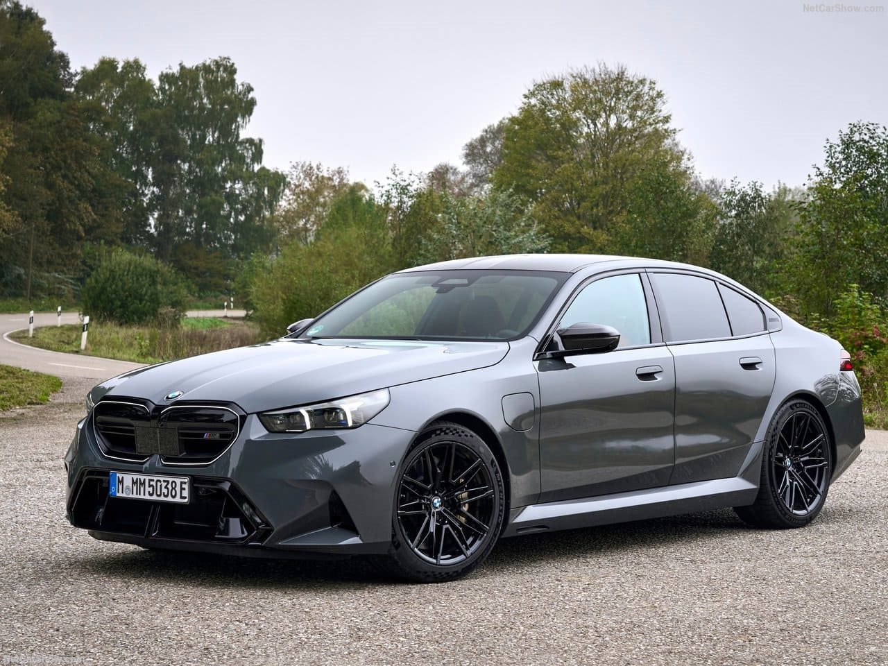2025 - BMW M5 SEDAN GRIGIO TELESTO, foto 2