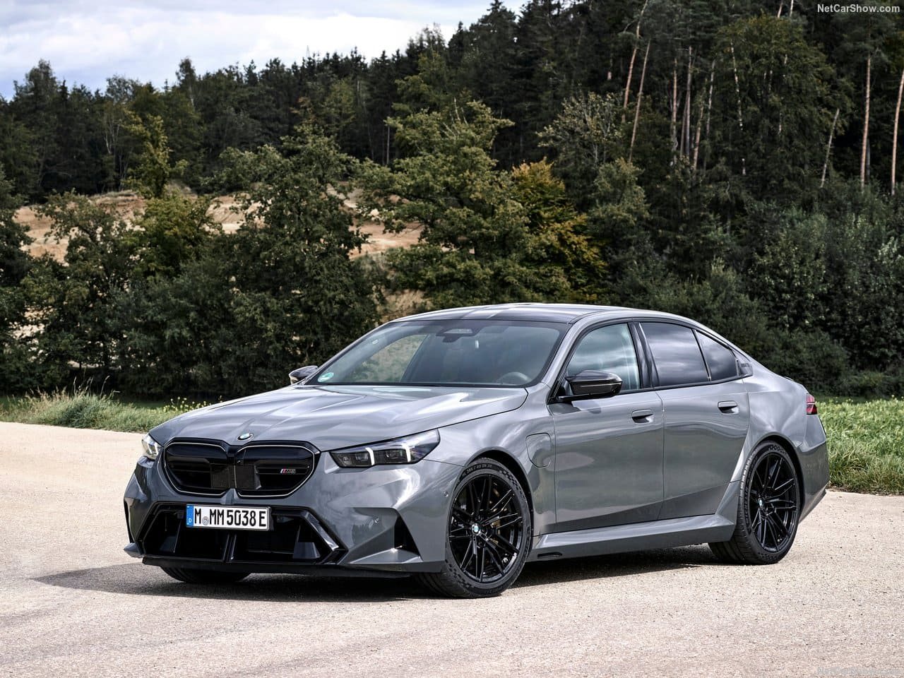 2025 - BMW M5 SEDAN GRIGIO TELESTO, foto 3