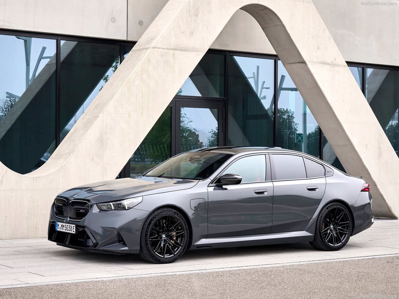 2025 - BMW M5 SEDAN GRIGIO TELESTO, foto 4