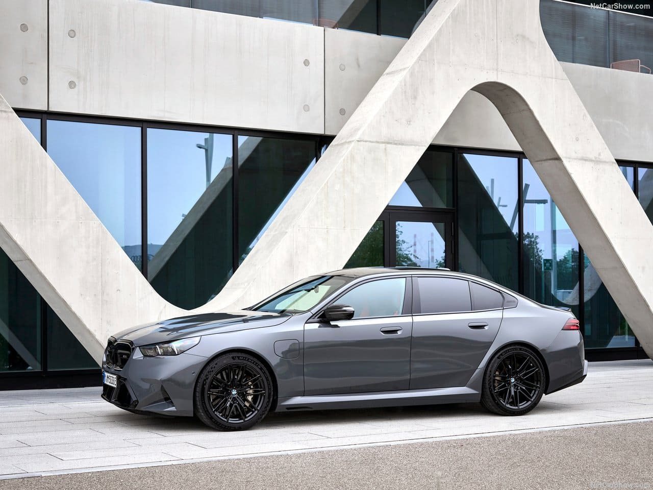 2025 - BMW M5 SEDAN GRIGIO TELESTO, foto 6
