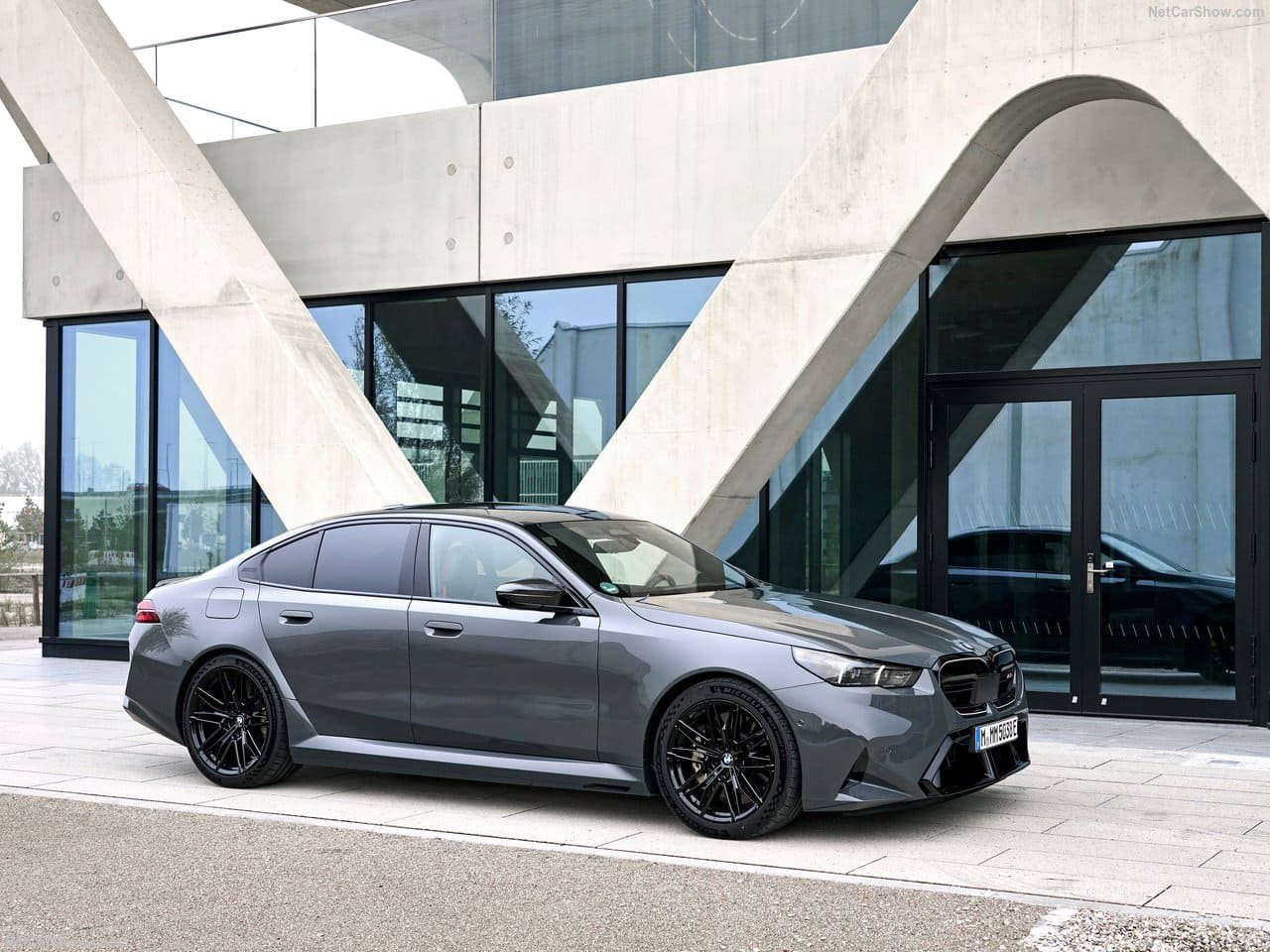 2025 - BMW M5 SEDAN GRIGIO TELESTO, foto 9