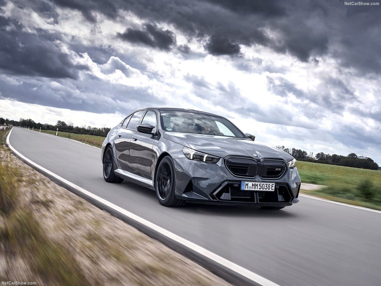 2025 - BMW M5 SEDAN GRIGIO TELESTO, foto 11