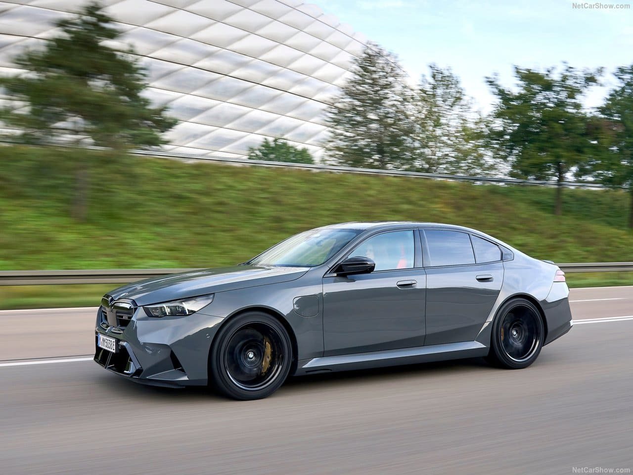 2025 - BMW M5 SEDAN GRIGIO TELESTO, foto 22