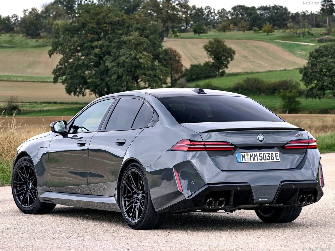 2025 - BMW M5 SEDAN GRIGIO TELESTO, foto 32