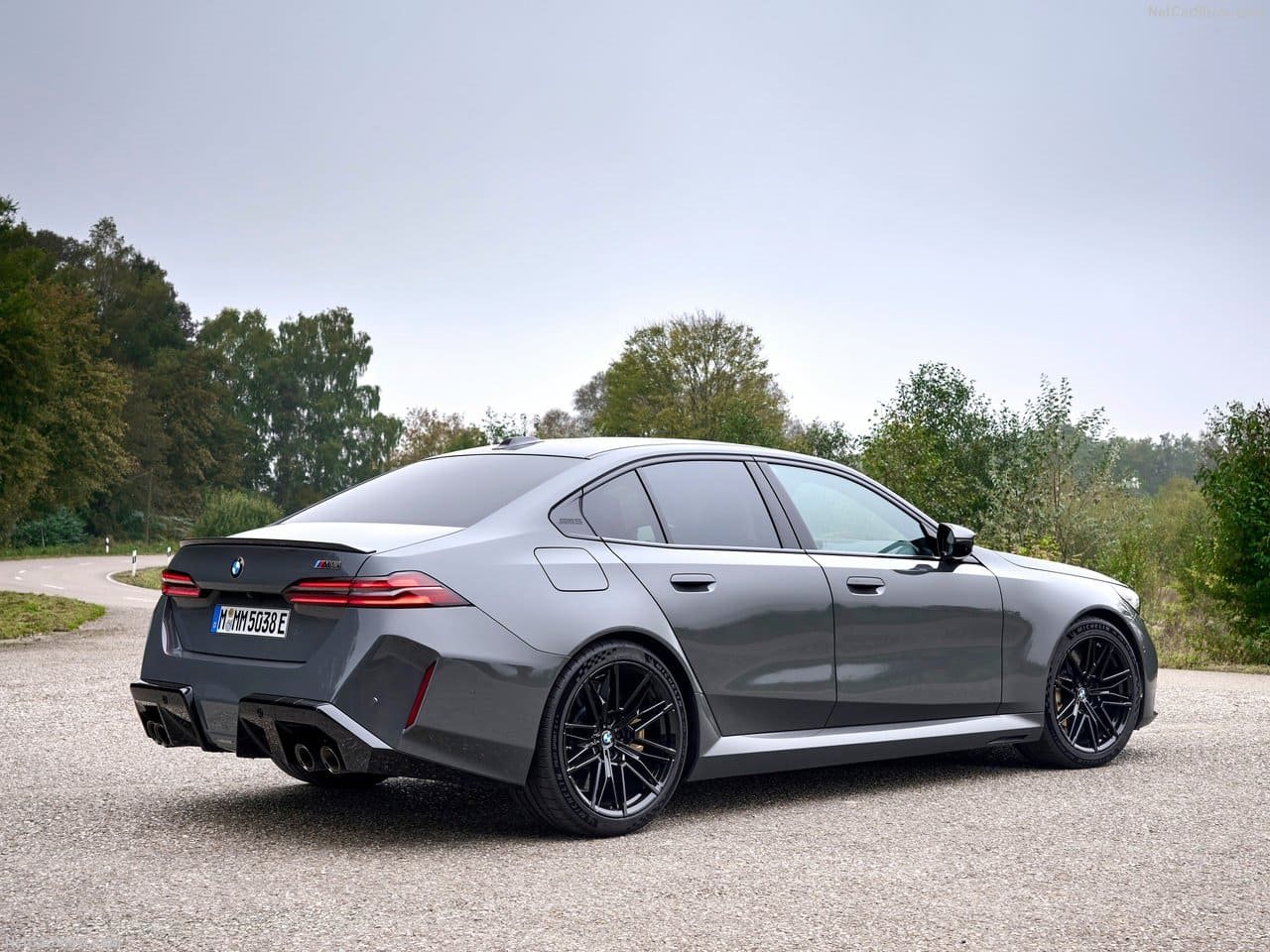 2025 - BMW M5 SEDAN GRIGIO TELESTO, foto 34