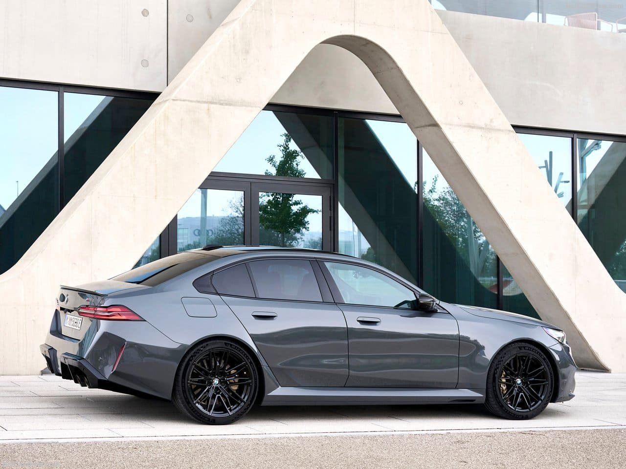 2025 - BMW M5 SEDAN GRIGIO TELESTO, foto 35