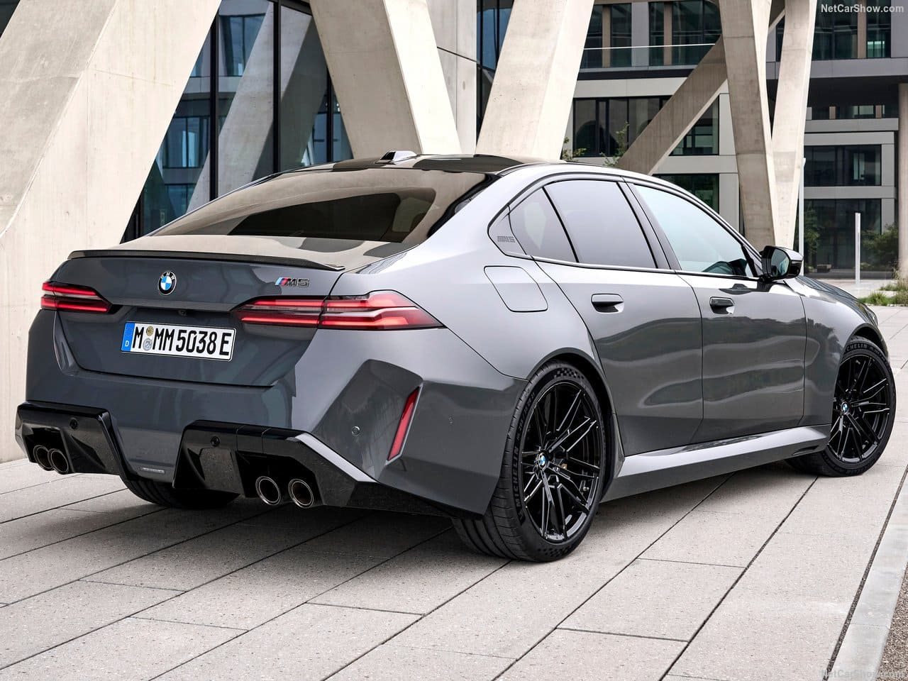 2025 - BMW M5 SEDAN GRIGIO TELESTO, foto 38