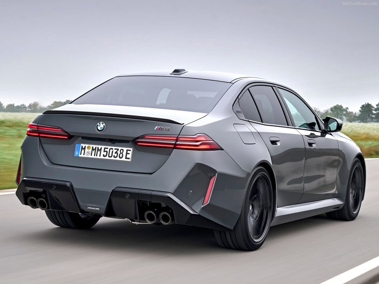 2025 - BMW M5 SEDAN GRIGIO TELESTO, foto 39