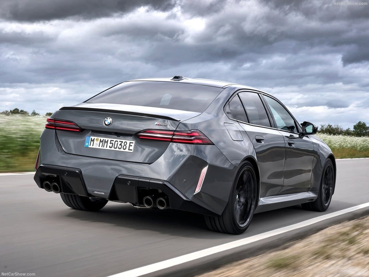 2025 - BMW M5 SEDAN GRIGIO TELESTO, foto 43
