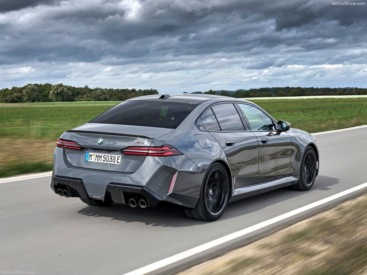 2025 - BMW M5 SEDAN GRIGIO TELESTO, foto 44