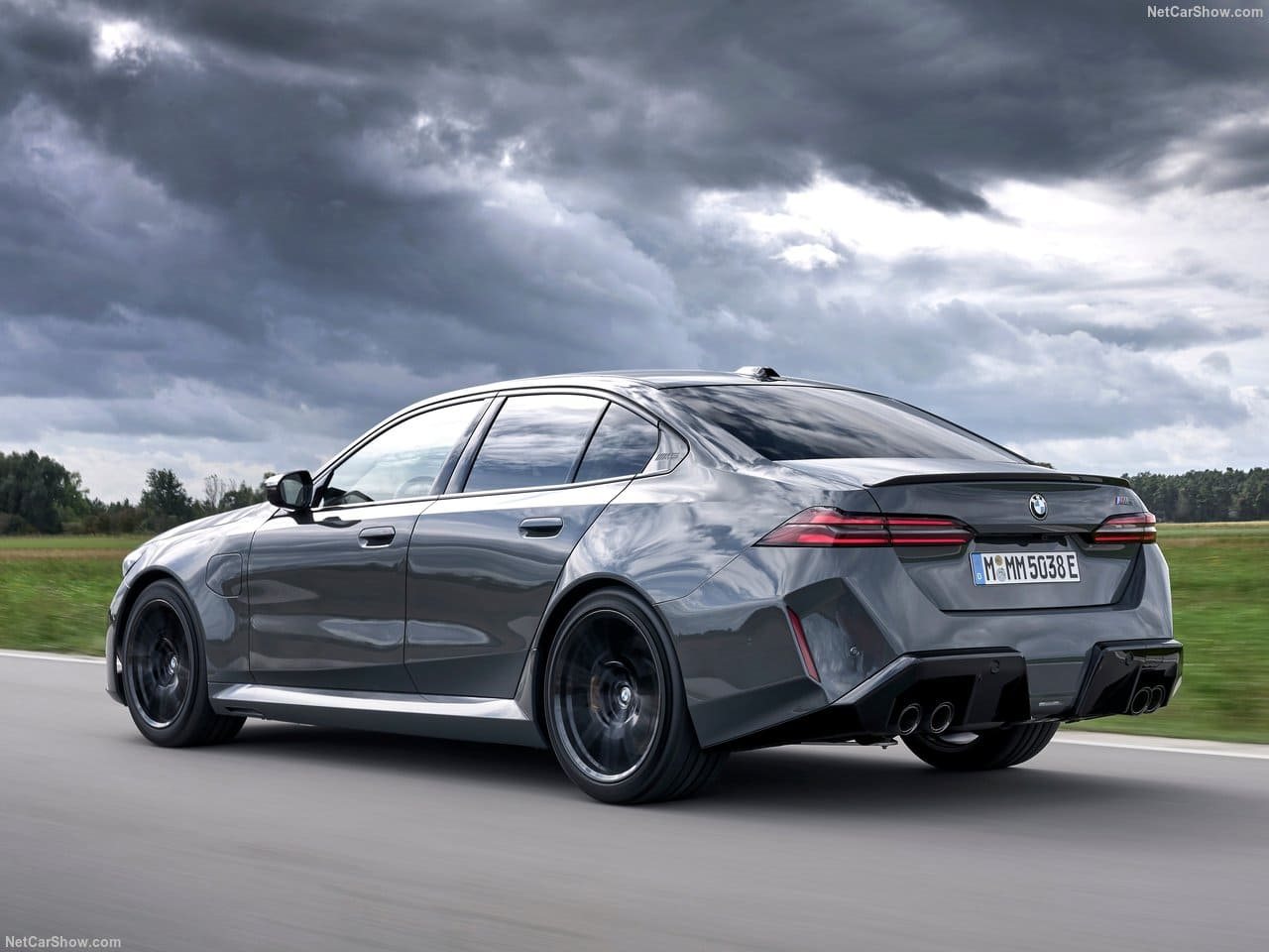 2025 - BMW M5 SEDAN GRIGIO TELESTO, foto 45
