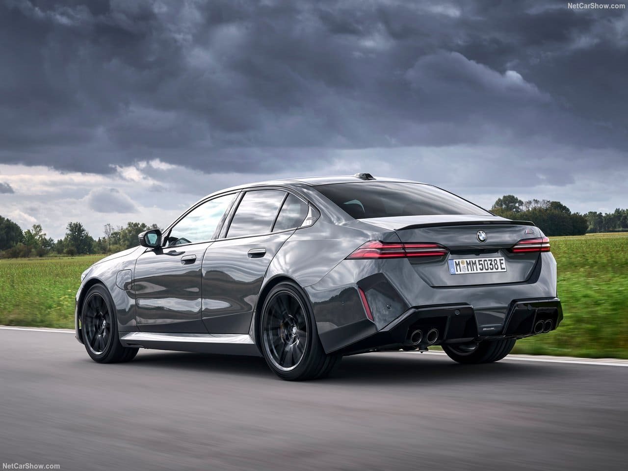 2025 - BMW M5 SEDAN GRIGIO TELESTO, foto 47